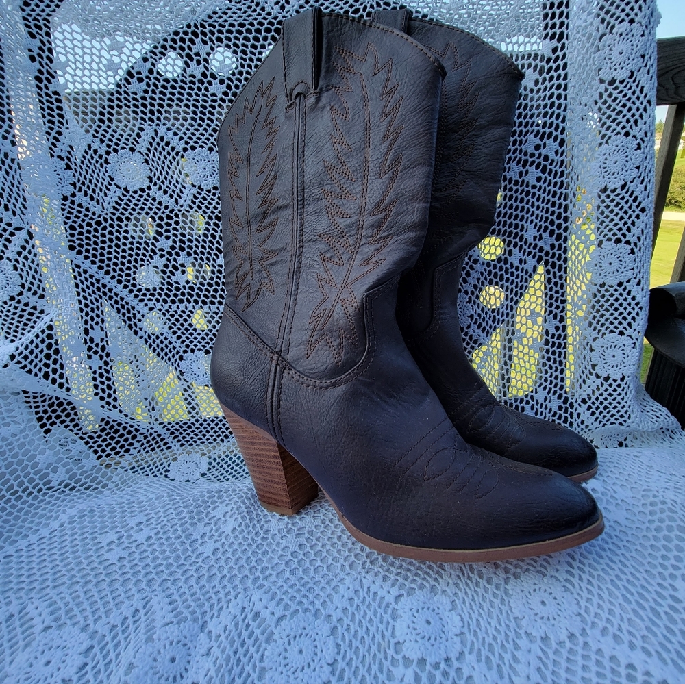 Miranda Lambert NWOT womens size 8 1/2 brown cowboy boots